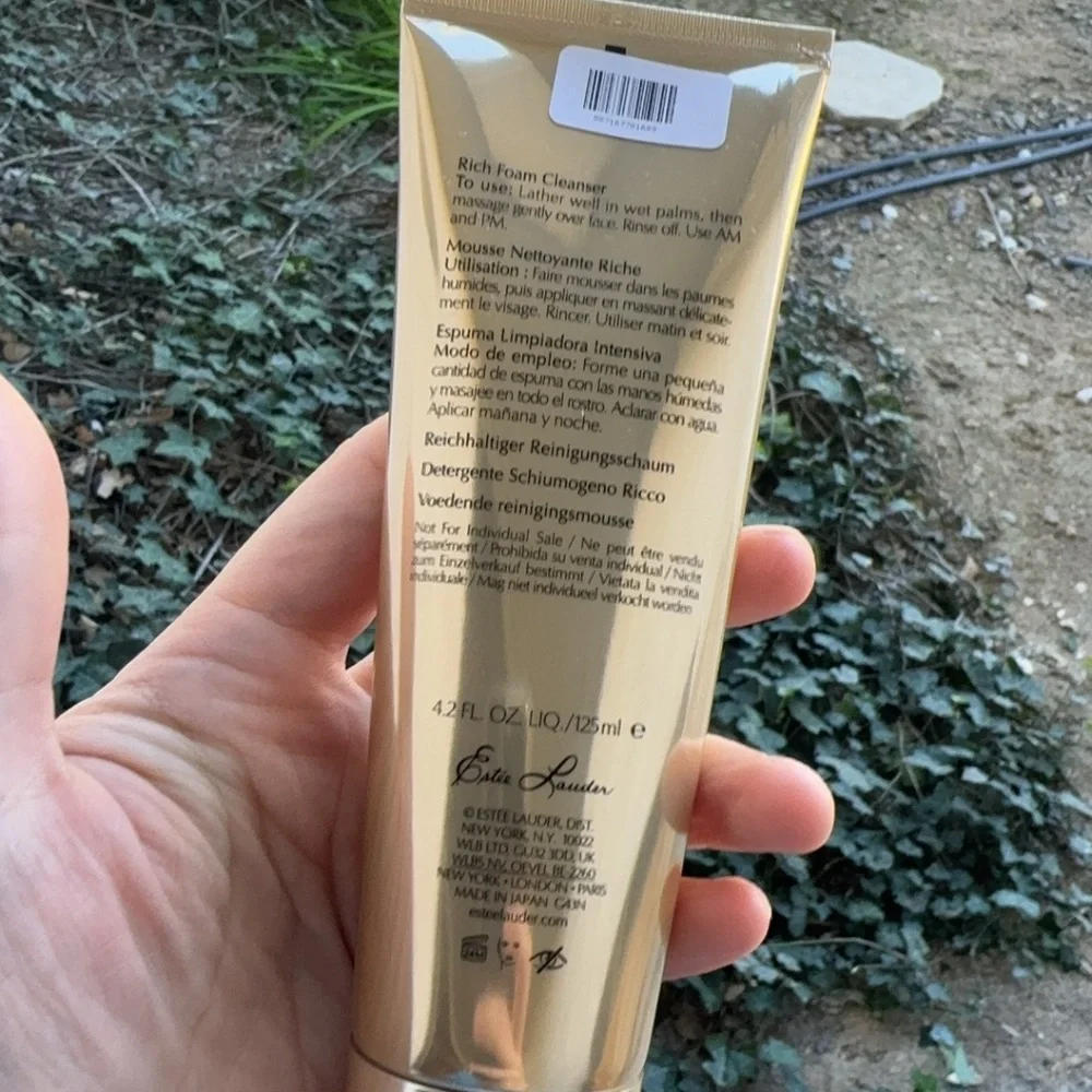 Estee Lauder Re-Nutriv Rich Foam Cleanser full size 125ml